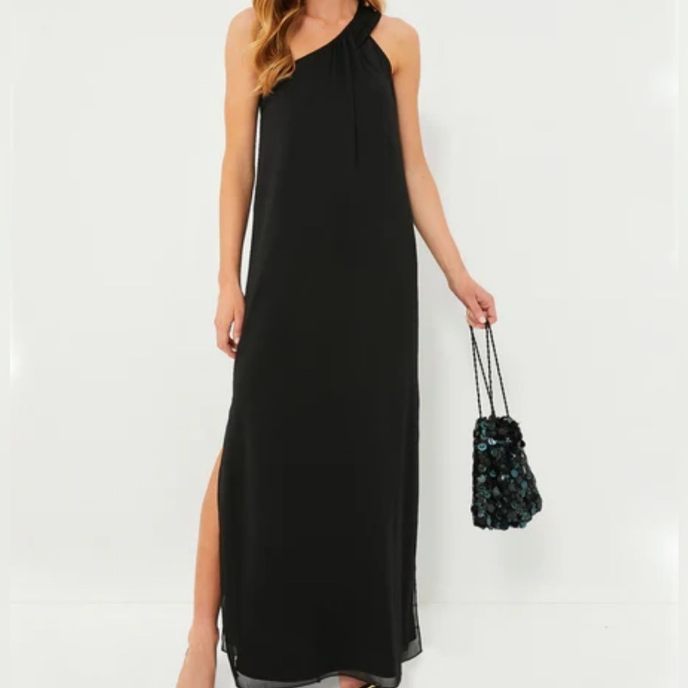 Pomander Place Black One-Shoulder Maxi Dress